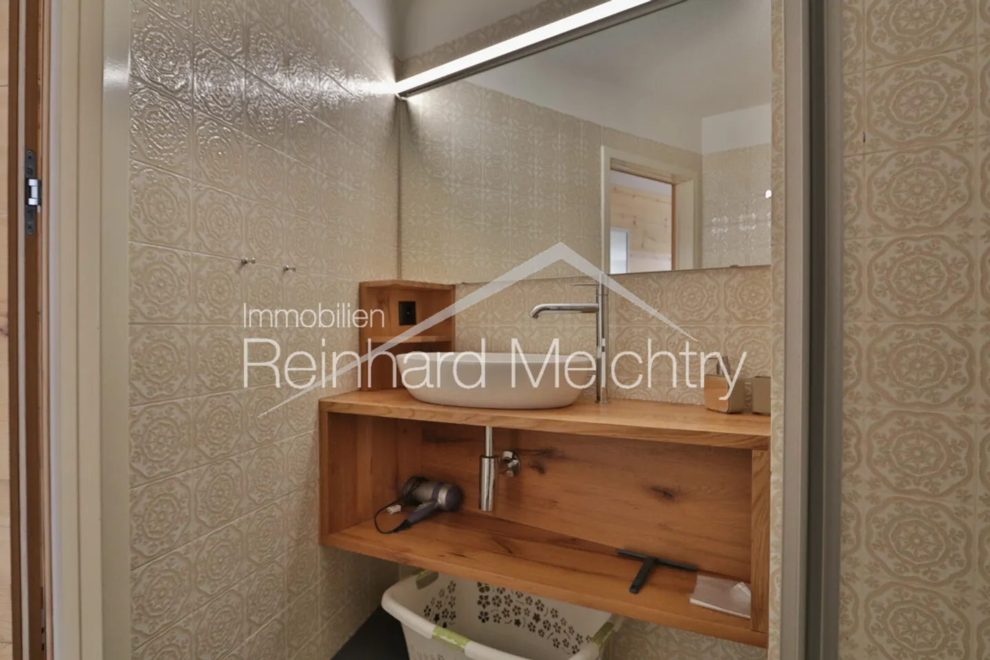 Top renovated 3.5 room holiday apartment in the 'Majesta' house in Leukerbad - Photo 25 of 36