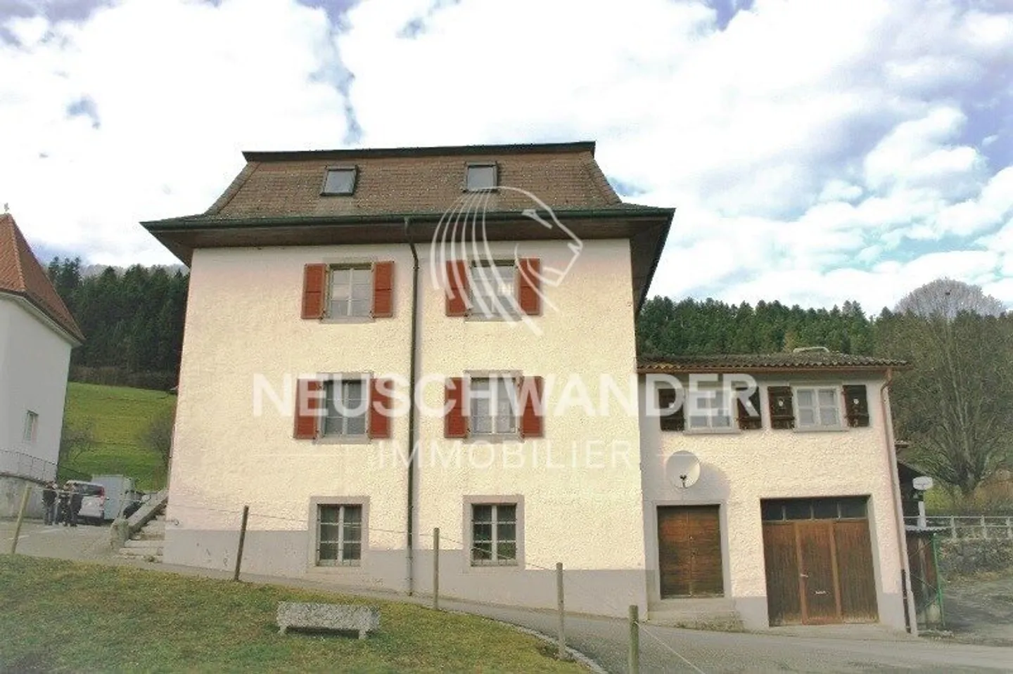 8-Zimmer-Haus - Foto 1 von 9