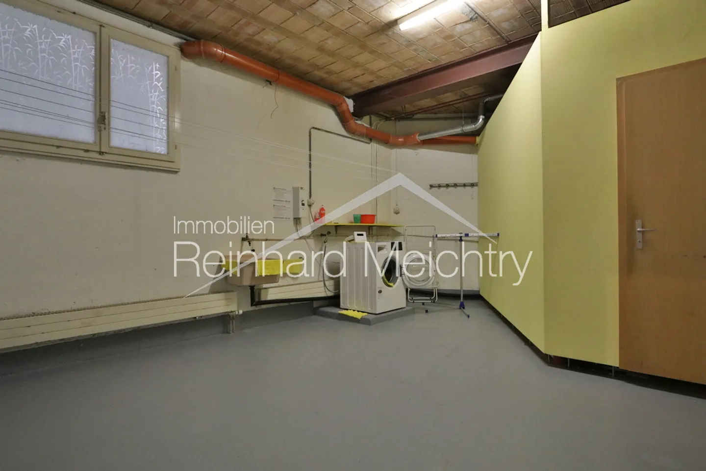 Top renovated 3.5 room holiday apartment in the 'Majesta' house in Leukerbad - Photo 32 of 36