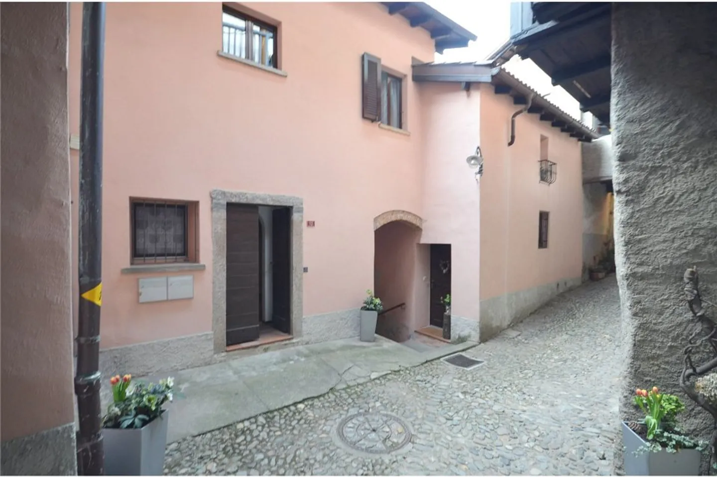 Geräumige 4,5-Zimmer-Wohnung mit Terrasse im Dorf - Foto 4 von 13