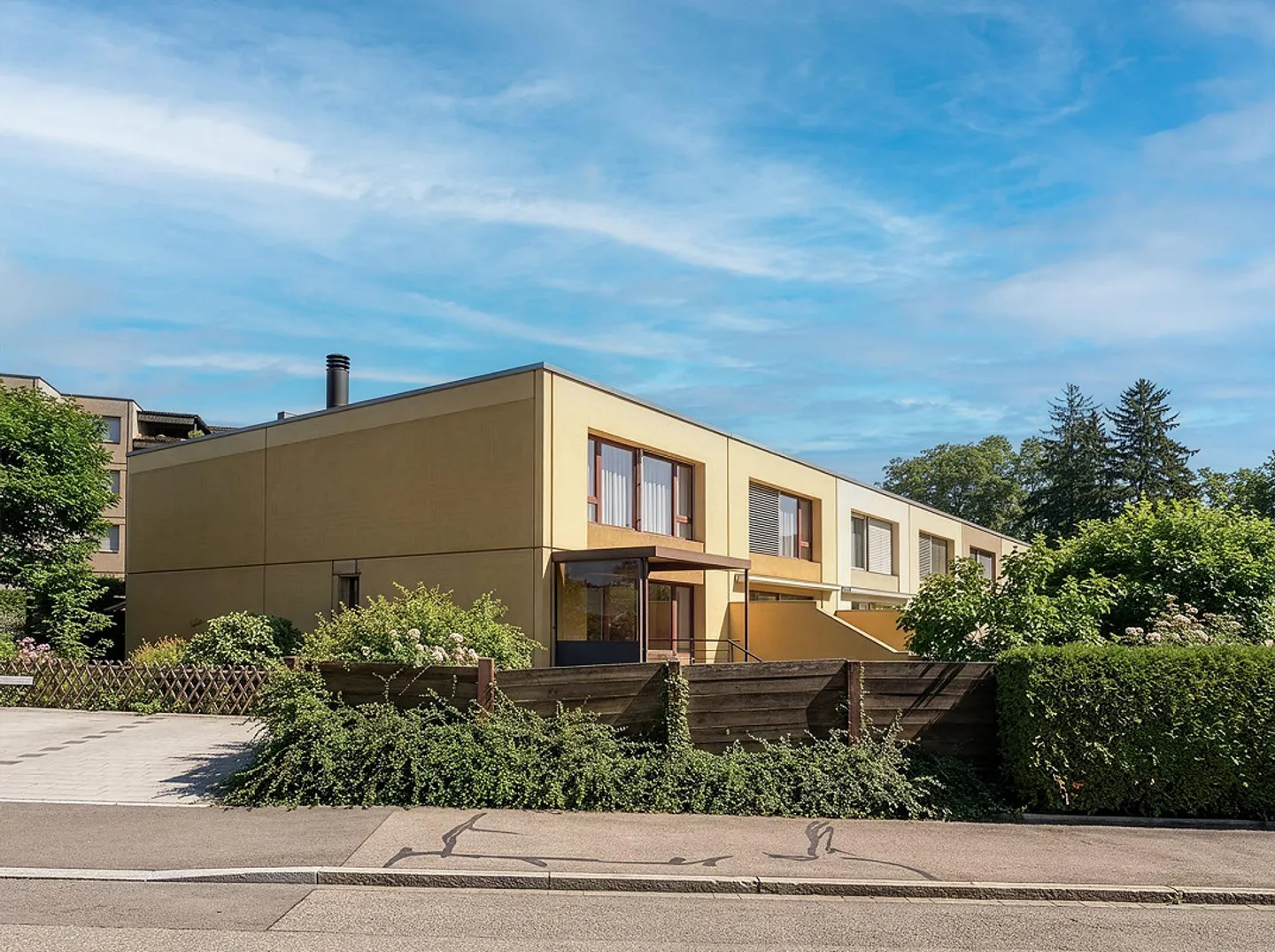 Charmantes Eckhaus mit Garten - Foto 2 von 20