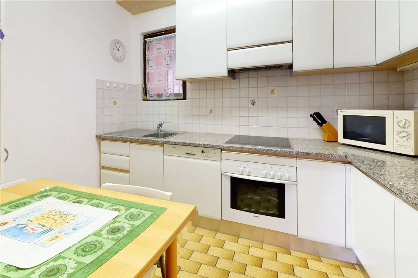 Geräumige 4,5-Zimmer-Wohnung mit Terrasse im Dorf - Foto 9 von 13