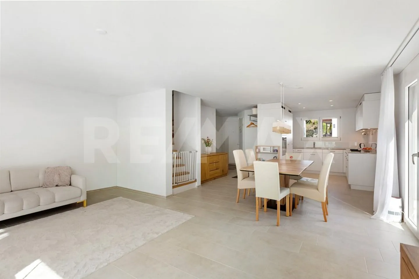 Newly built 5.5-room semi-detached house in a quiet location - Photo 3 of 13