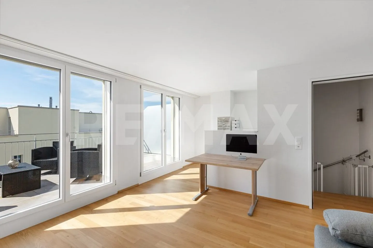 Newly built 5.5-room semi-detached house in a quiet location - Photo 10 of 13