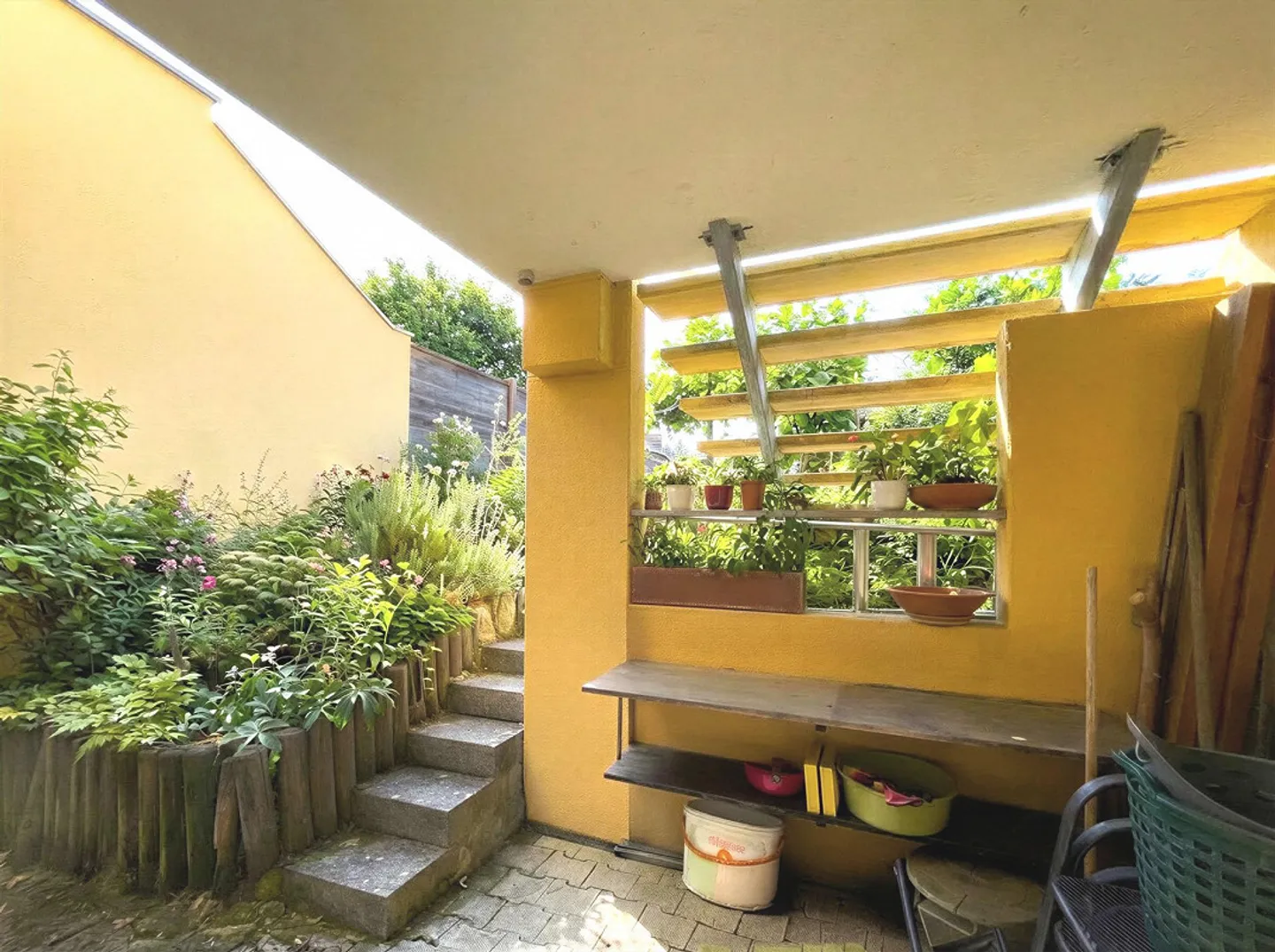 Charmantes Eckhaus mit Garten - Foto 17 von 20