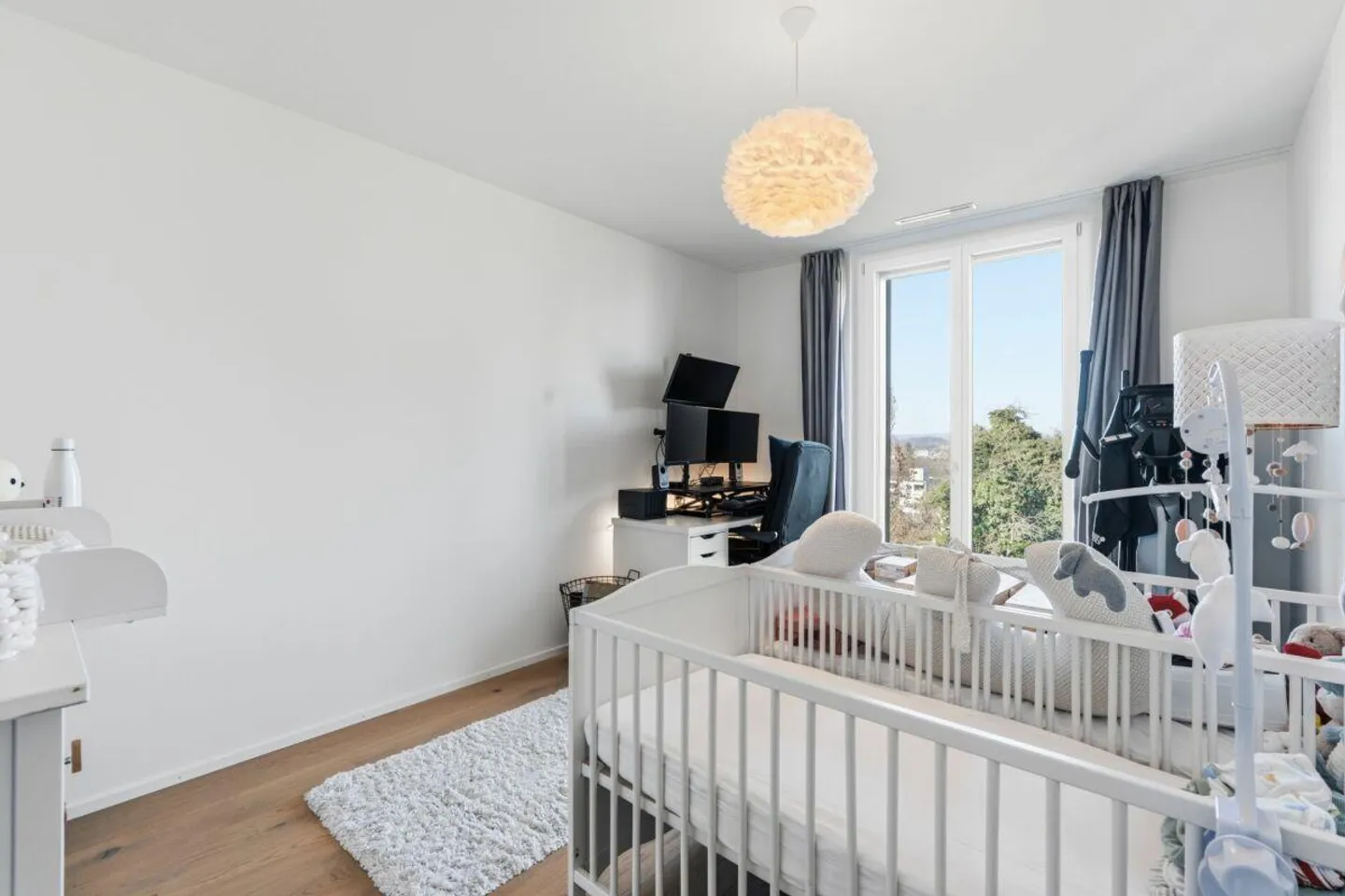 Newly built, light-flooded 4.5 room apartment with loggia and comfort... - Photo 2 of 12