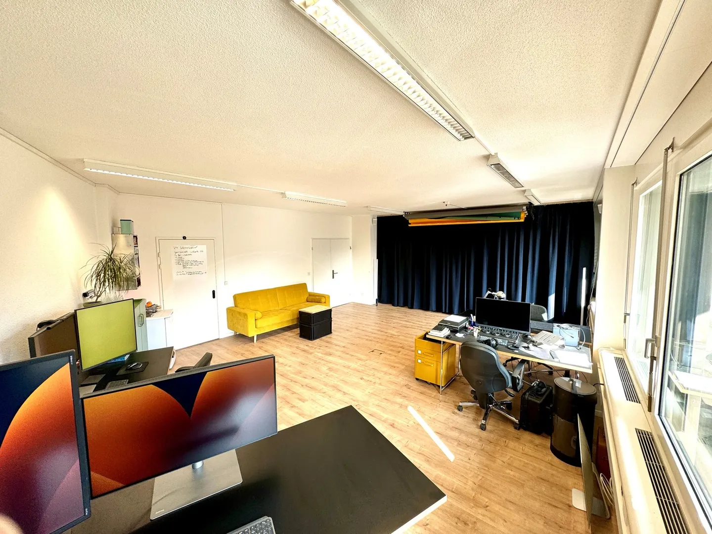 The perfect start or transition solution for your business - Photo 1 of 7