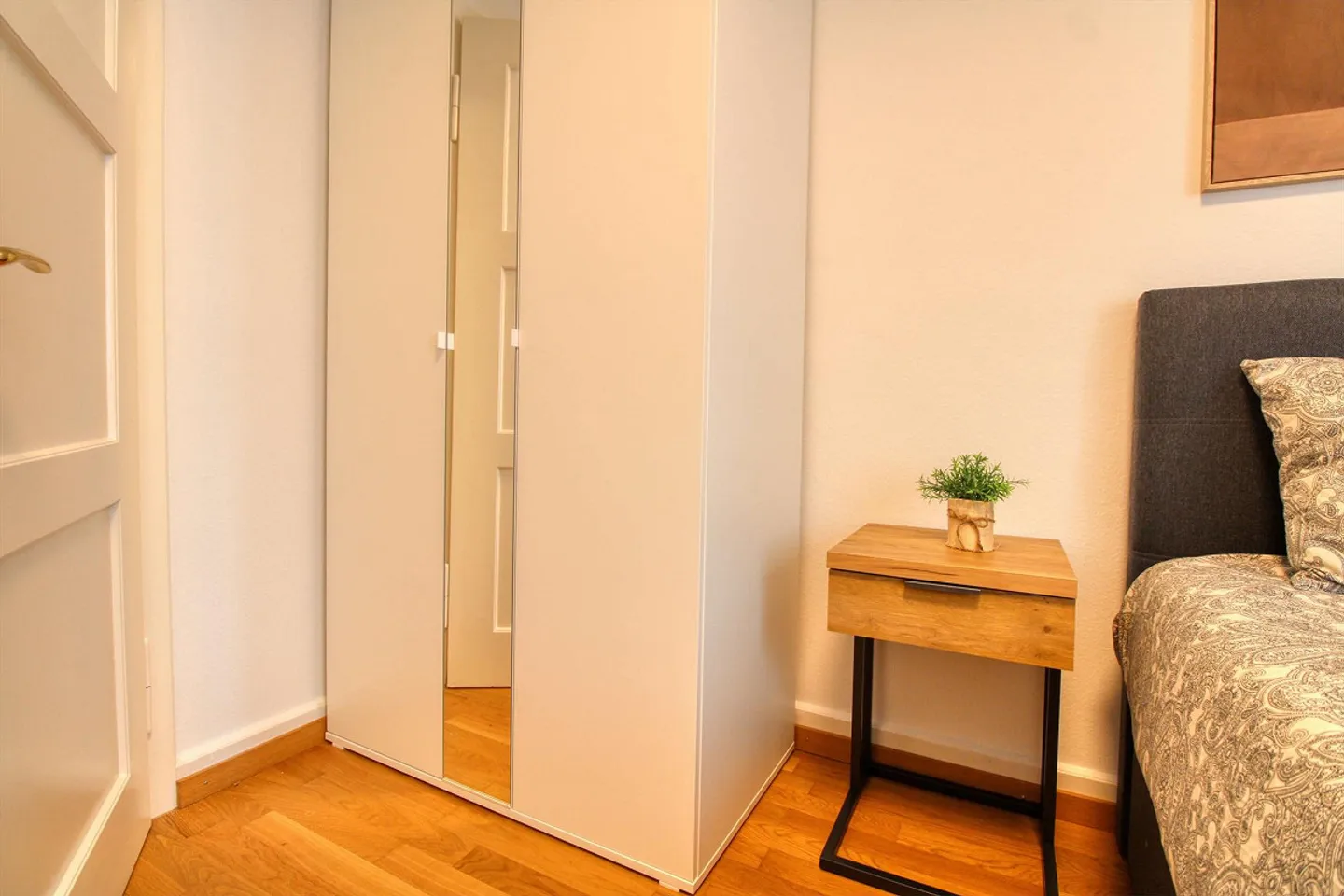 Il tuo coliving elegante nel vivace quartiere Höngg di Zurigo - Foto 7 di 13
