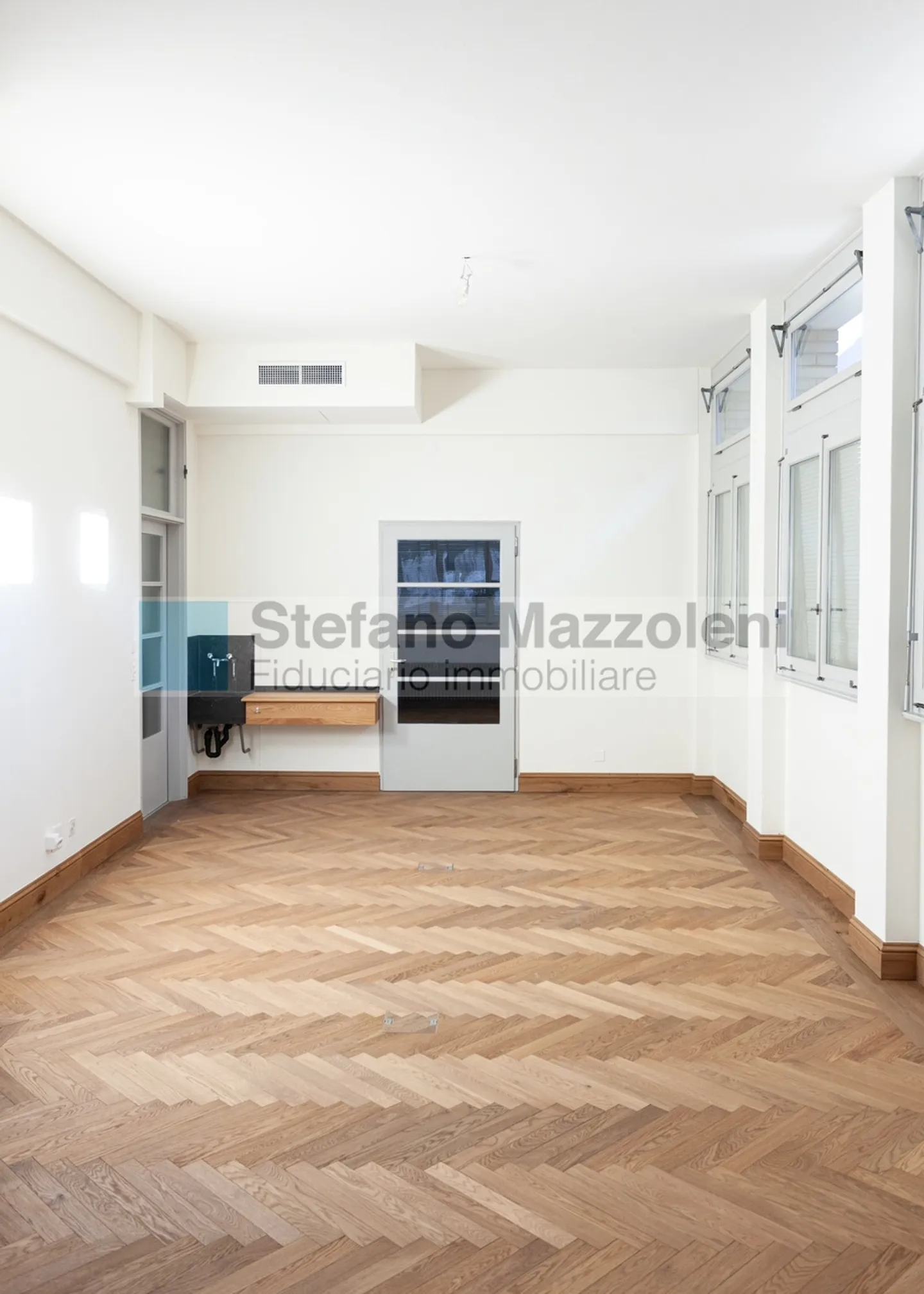 LUGANO LORETO - Ufficio di 200mq di 6 loc. con sala riunioni - Foto 1 di 6