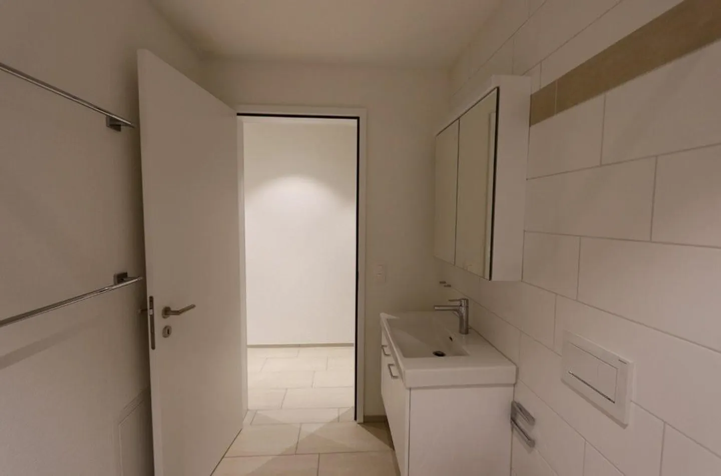 Modern Ground Floor Apartment in a Central Location - Photo 8 of 9