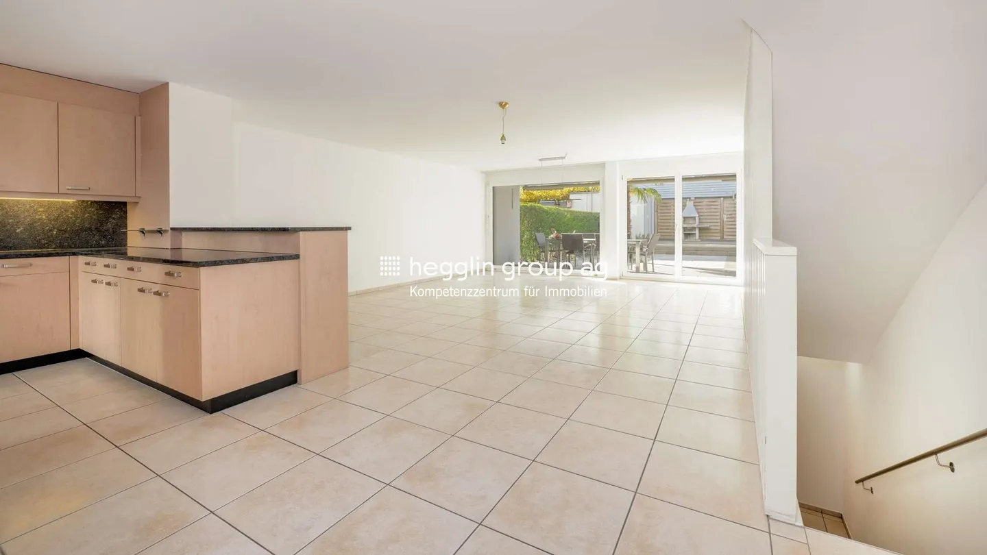 Garden Maisonette with a House Feeling in the Heart of Brunnen - Photo 4 of 13