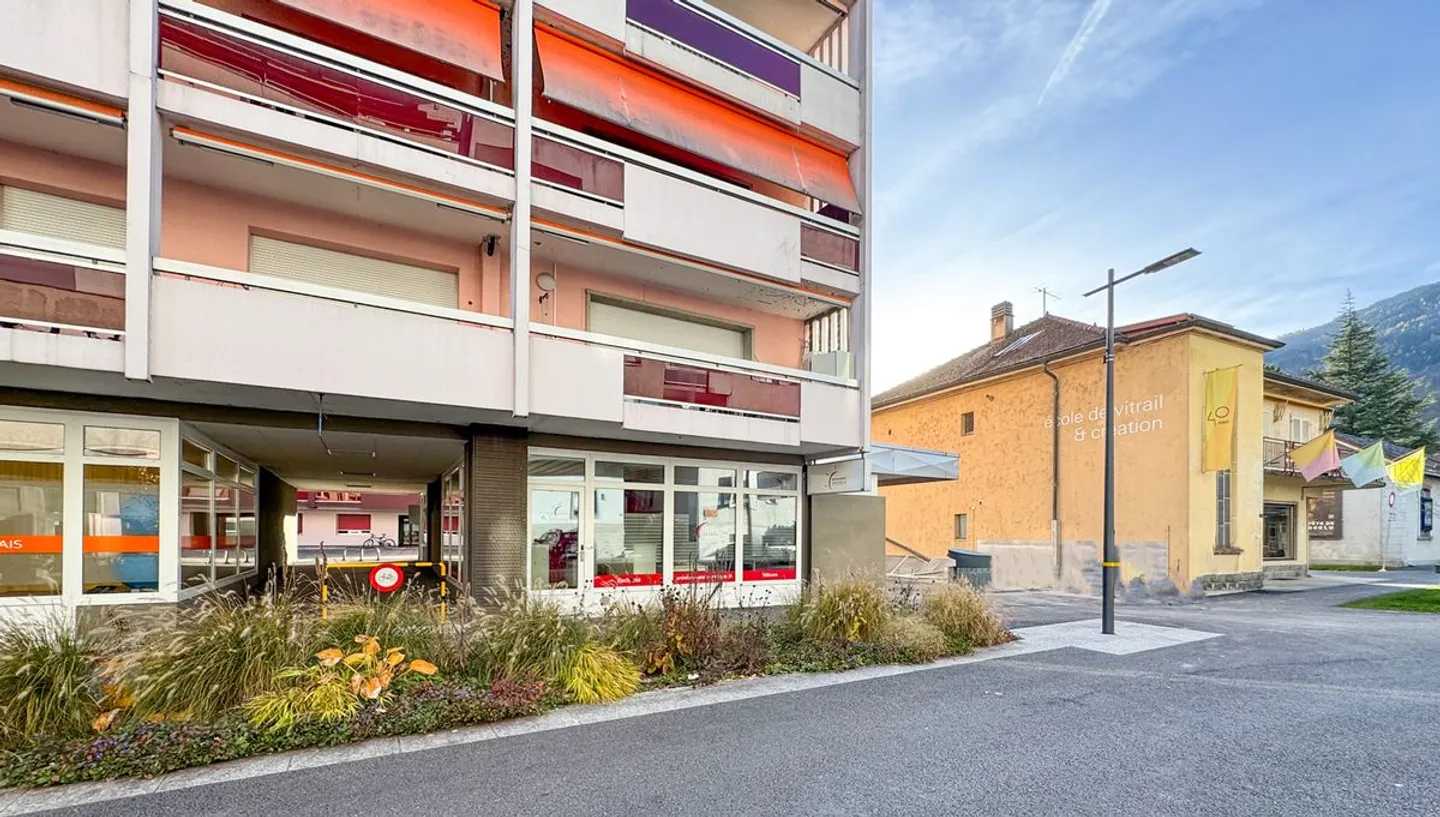 Beautiful commercial spaces near the city center - Photo 2 of 13