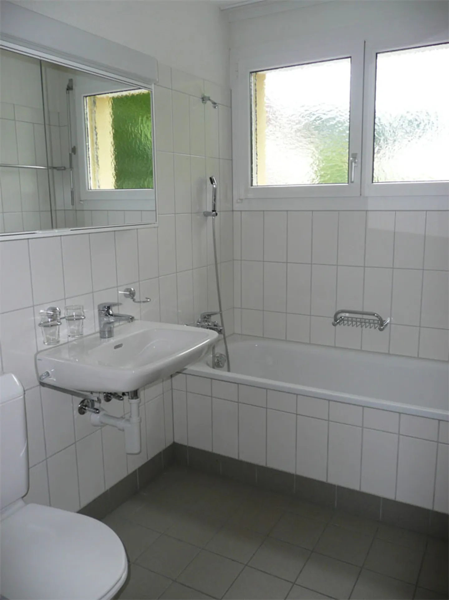 Spacious 4.5-Room Apartment - Photo 4 of 4