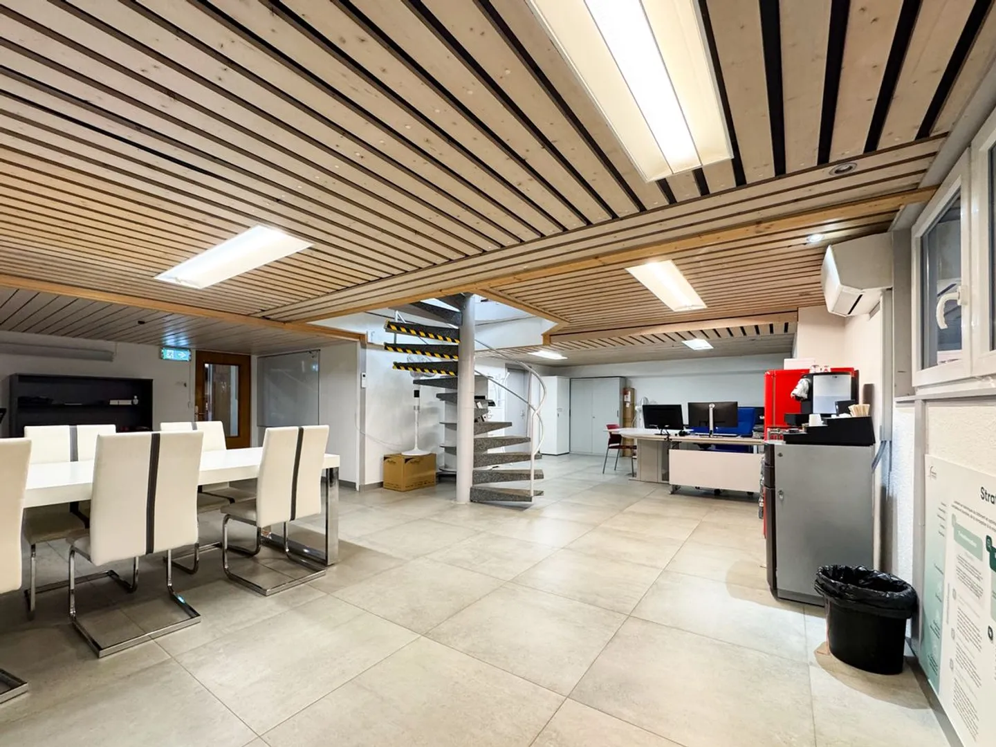 Beautiful commercial spaces near the city center - Photo 4 of 13