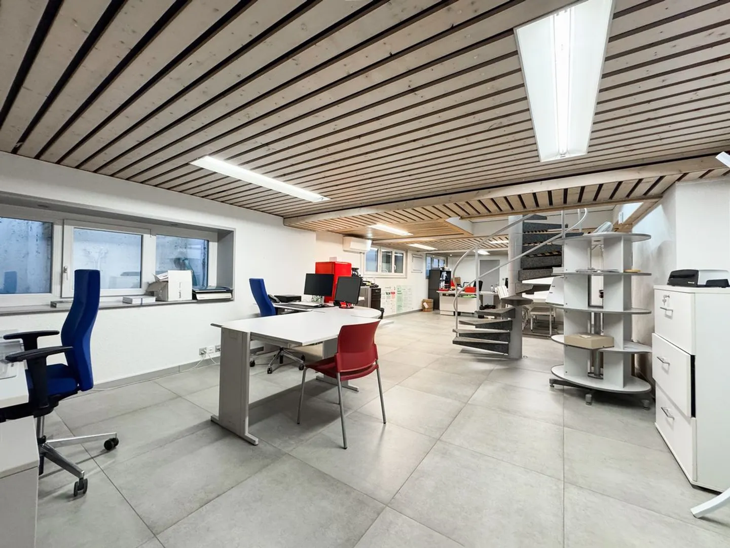 Beautiful commercial spaces near the city center - Photo 5 of 13