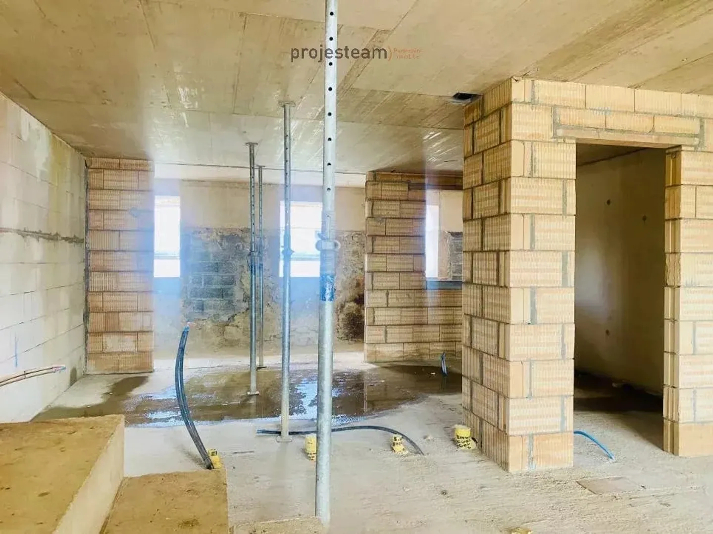 Fattoria in ristrutturazione - Duplex all'ultimo piano con fascino e carattere grazie a soffitti alti doppi - Foto 7 di 11