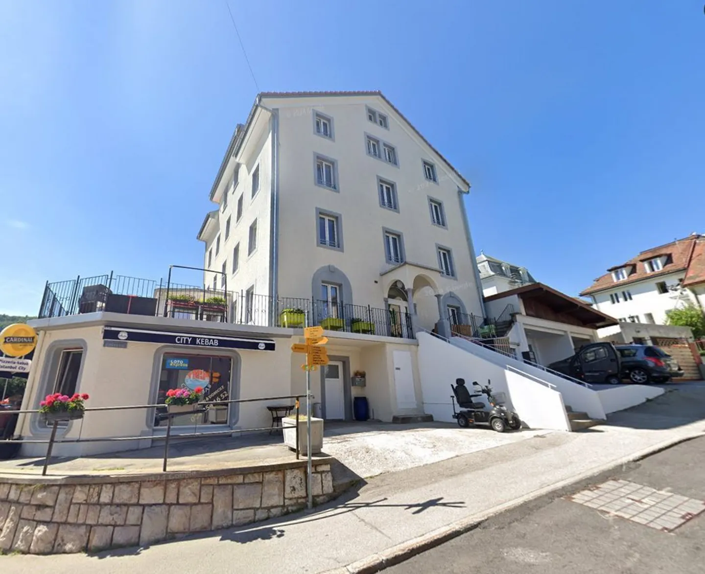 Renoviertes Studio im 3. Stock - Foto 1 von 5