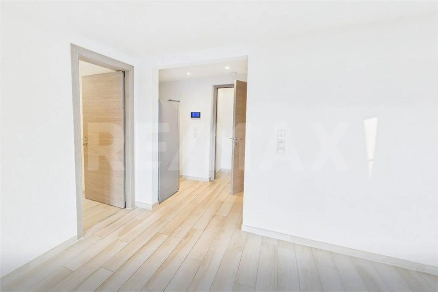 Appartement 3 ½ pièces avec vue sur le lac et piscine - Photo 9 sur 13