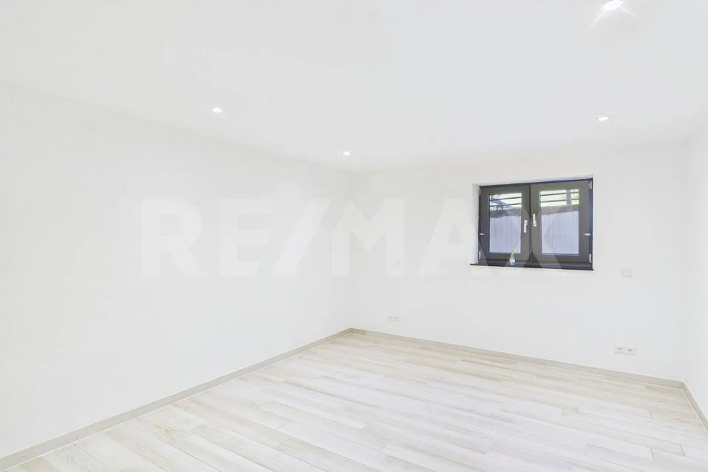 Appartement 3 ½ pièces avec vue sur le lac et piscine - Photo 10 sur 13