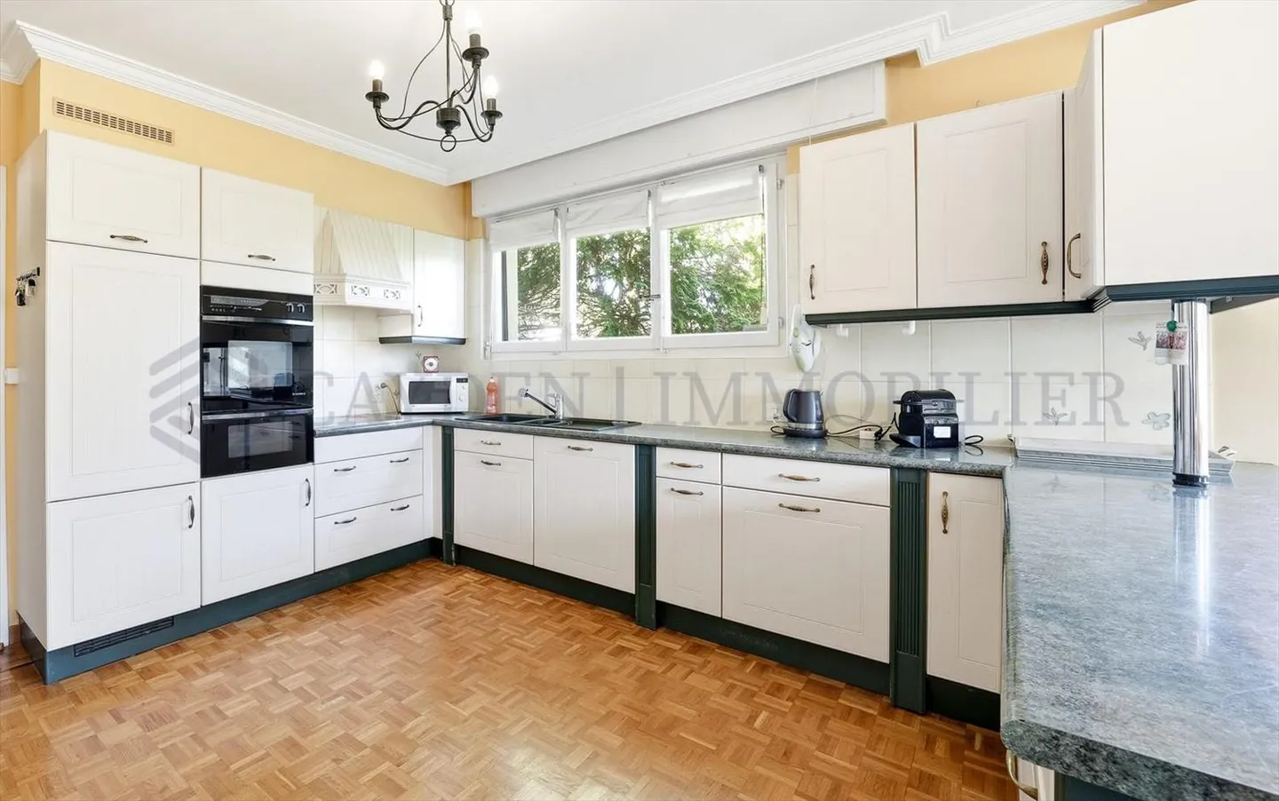 Einzelvilla mit 6 Zimmern in Wohngebiet - Foto 6 von 12