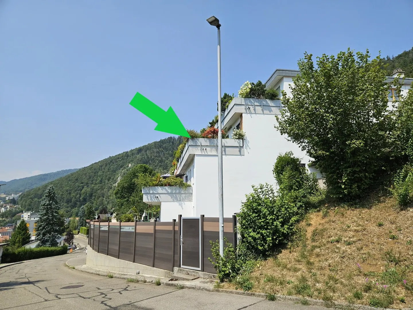 Spacieux appartement-terrasse de 5.5 pièces à Moutier avec vue dégagée, 2 garages - Photo 5 sur 39