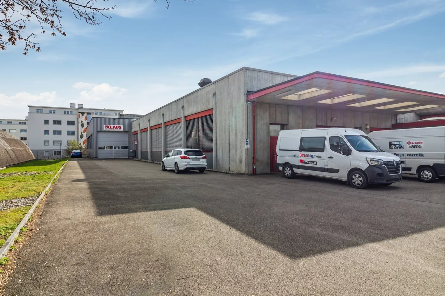 Espace de stockage/commercial pratique à louer - Photo 2 sur 3