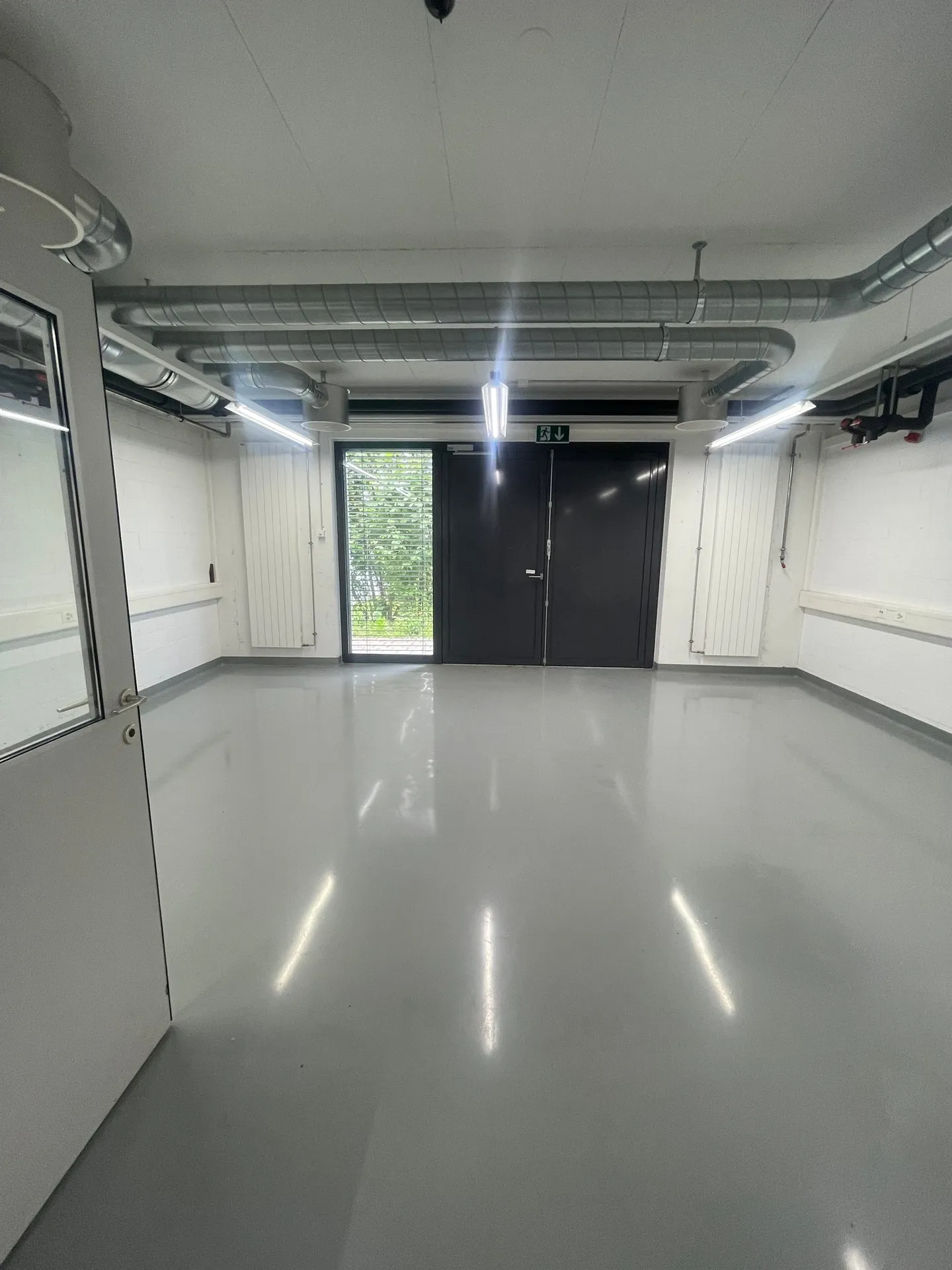 Espace de stockage/commercial pratique à louer - Photo 1 sur 3