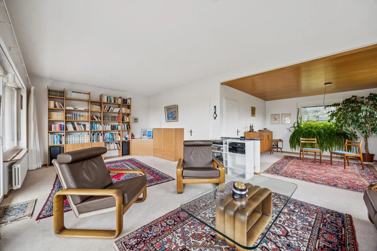 Seltene Gelegenheit: Wohnen mit Aussicht und grossem Garten - Foto 2 von 13