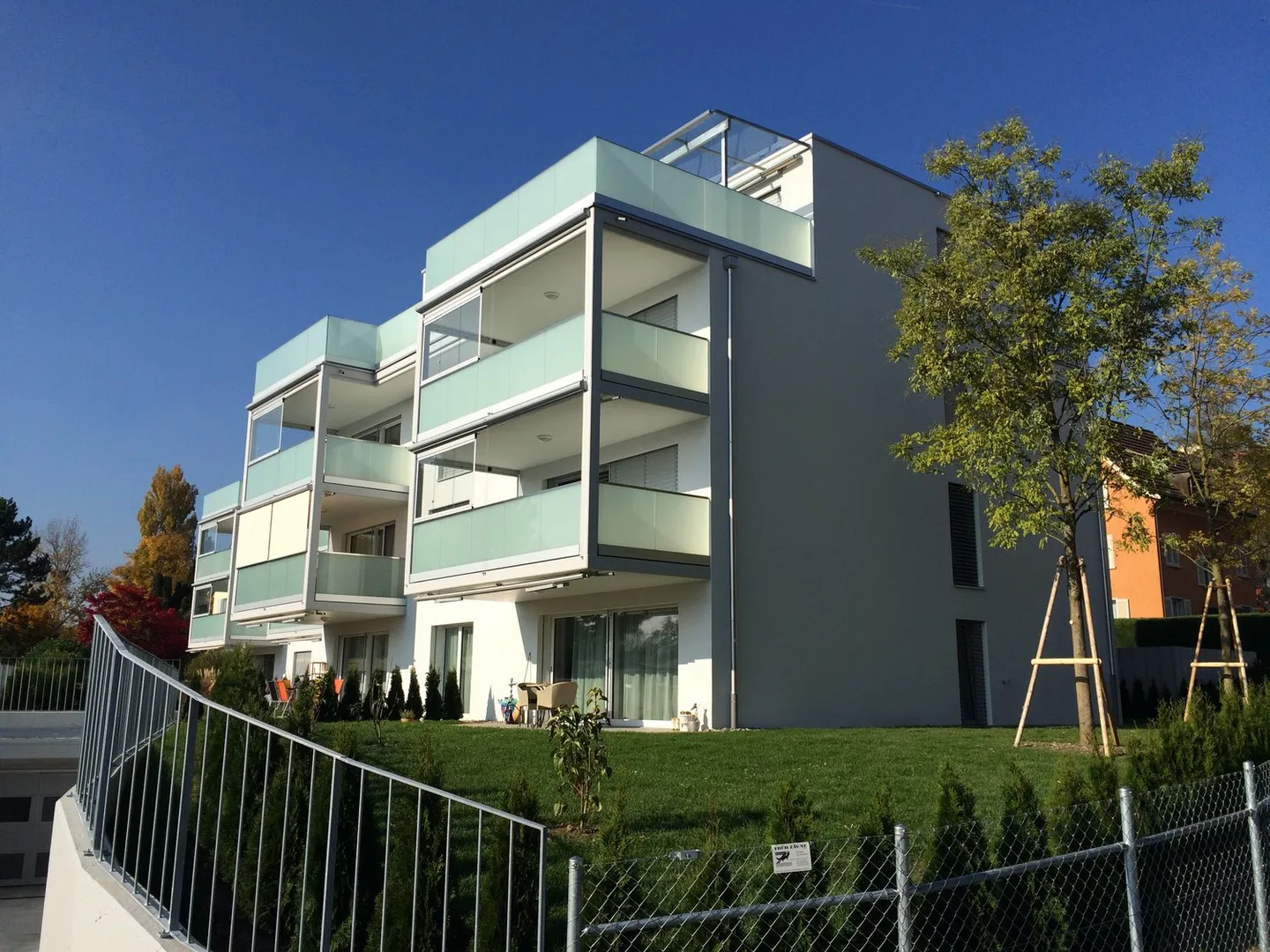 Espace de stationnement pour moto dans un garage souterrain - Photo 1 sur 3