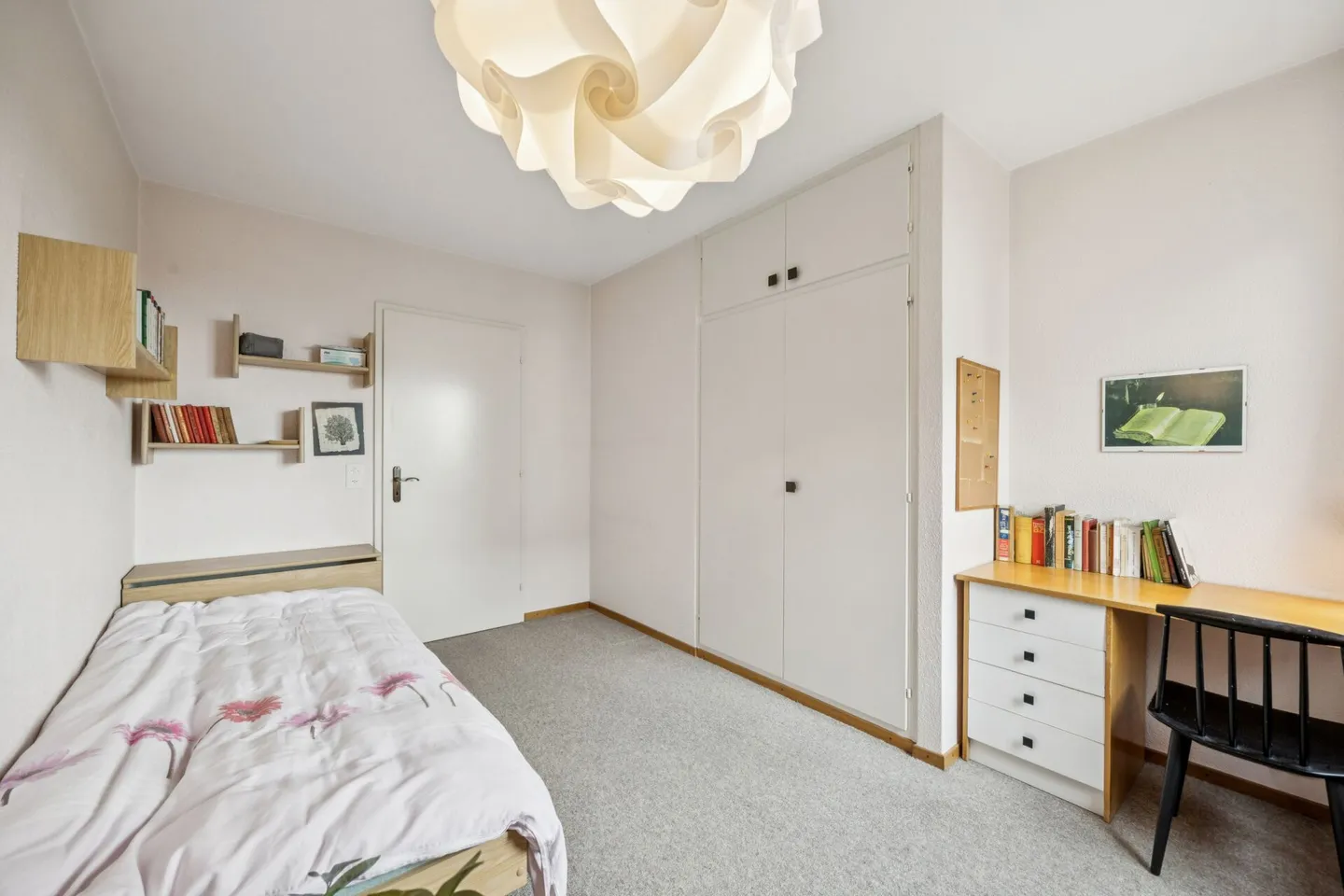 Seltene Gelegenheit: Wohnen mit Aussicht und grossem Garten - Foto 9 von 13