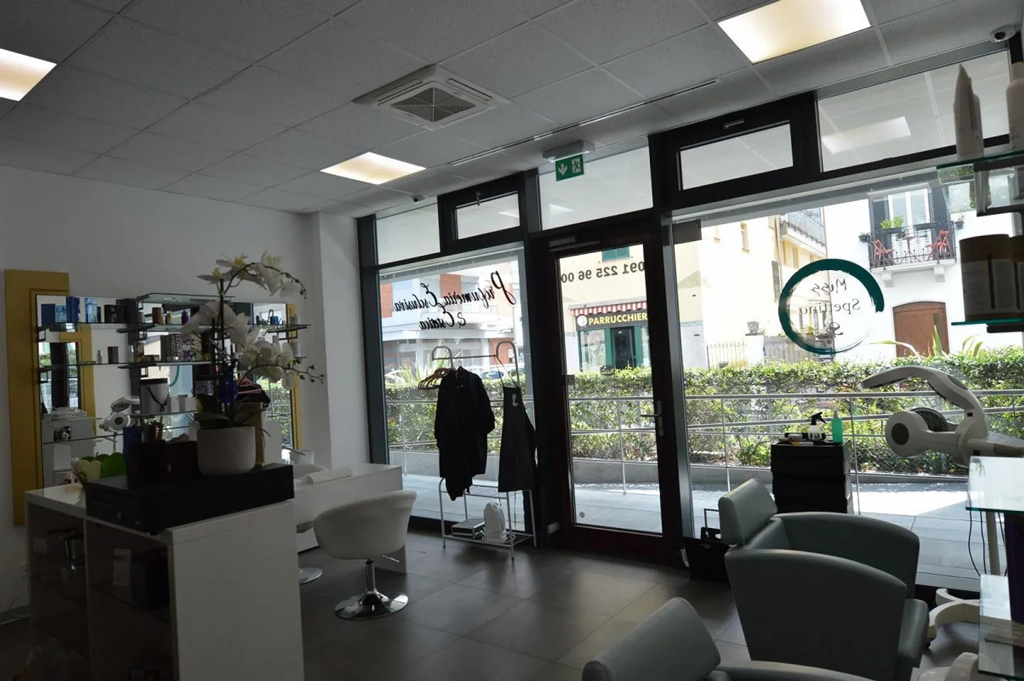 INTERESSANTE LOCALE COMMERCIALE AL PIANTERRENO CON VETRINE - Foto 4 di 6
