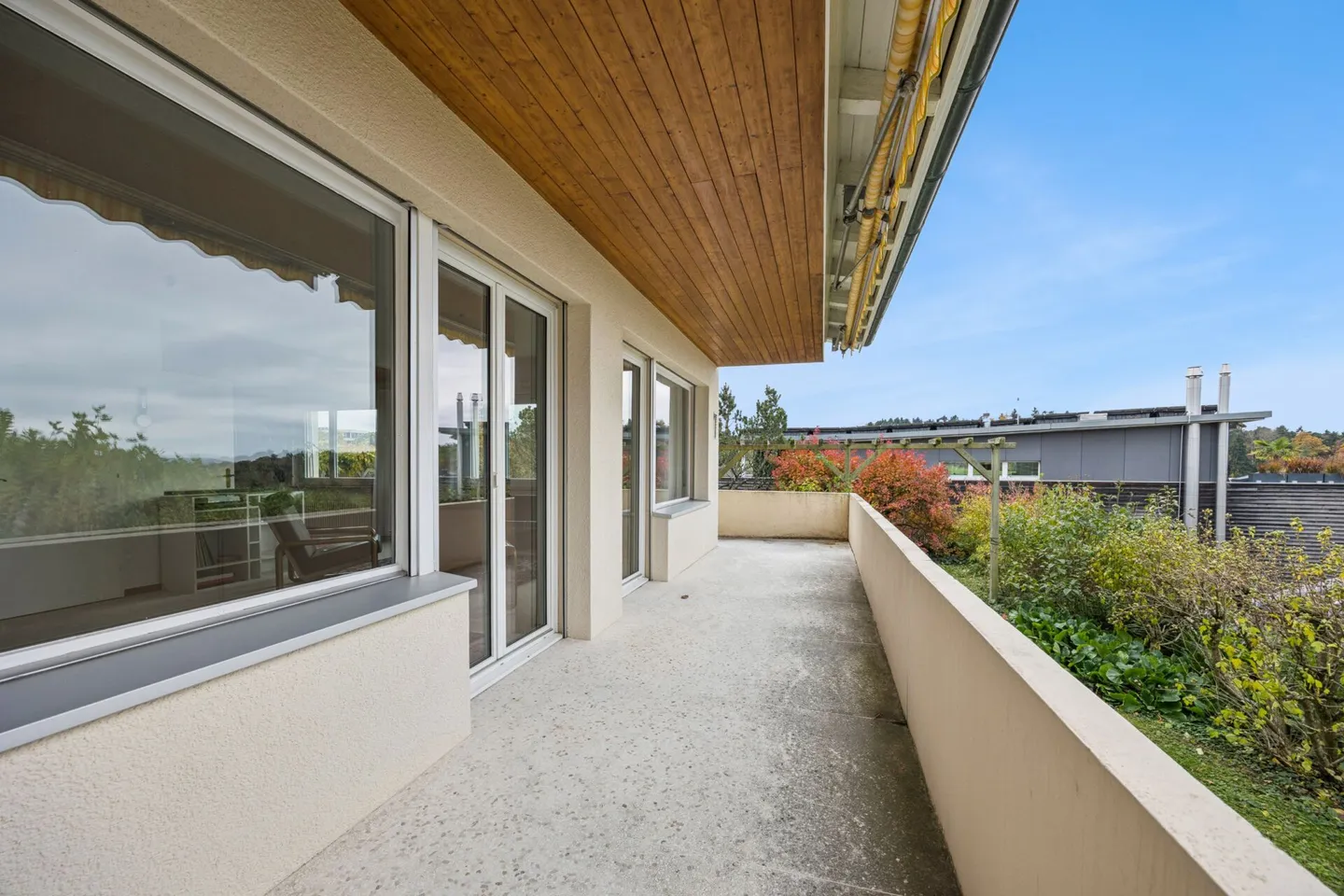 Seltene Gelegenheit: Wohnen mit Aussicht und grossem Garten - Foto 11 von 13