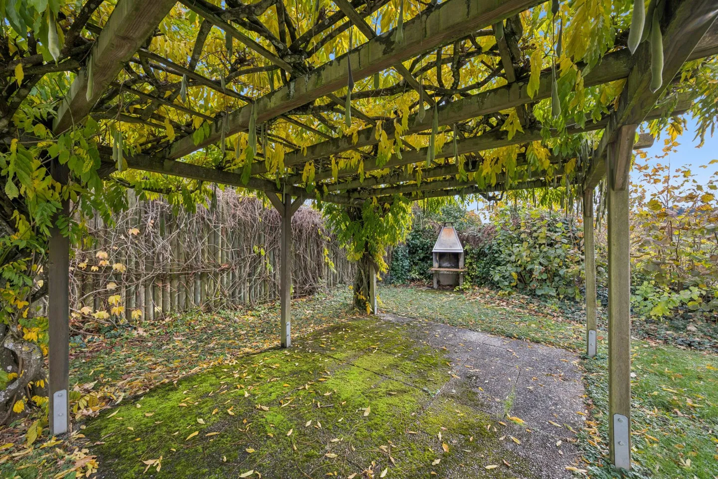 Seltene Gelegenheit: Wohnen mit Aussicht und grossem Garten - Foto 12 von 13