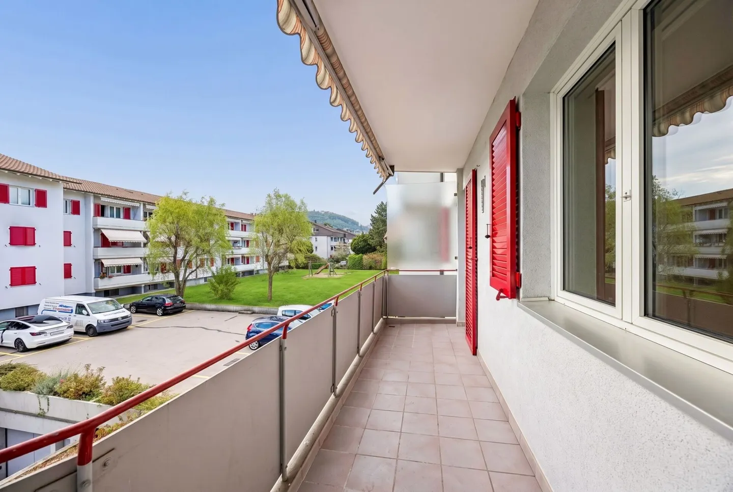 Perfect for Commuters: Quiet 3.5-Room Apartment Near Train Station - Photo 3 of 16