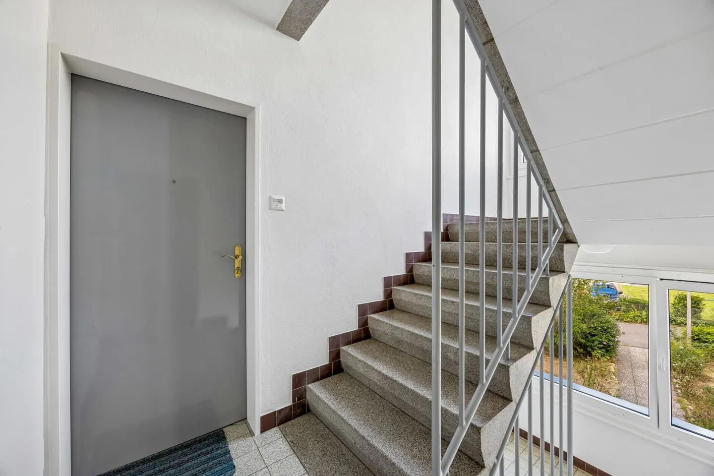 Perfect for Commuters: Quiet 3.5-Room Apartment Near Train Station - Photo 14 of 16