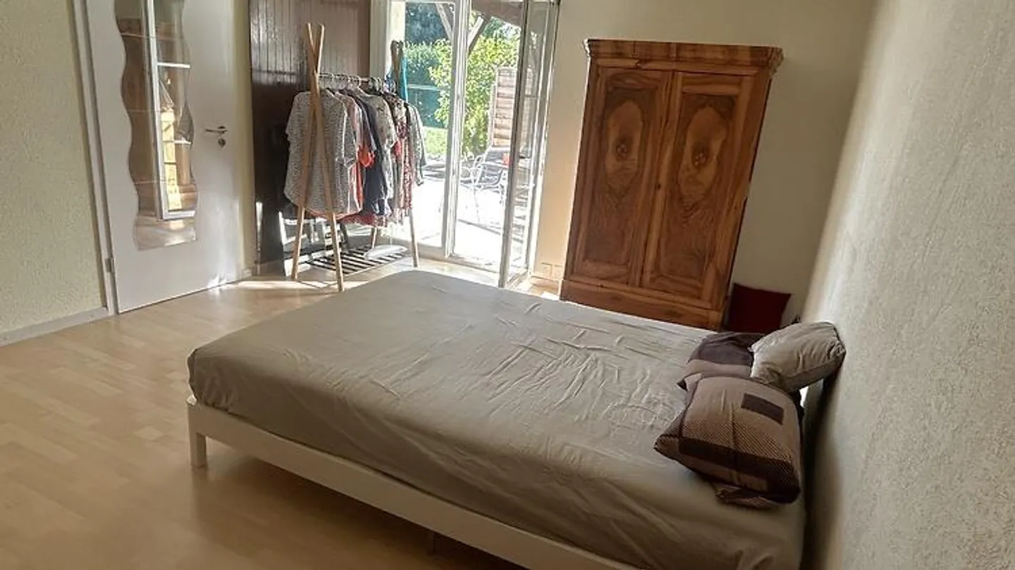 APPARTEMENT 3½ PIÈCES À EINSIEDELN (SZ), MEUBLÉ, TEMPORAIRE - Photo 5 sur 10
