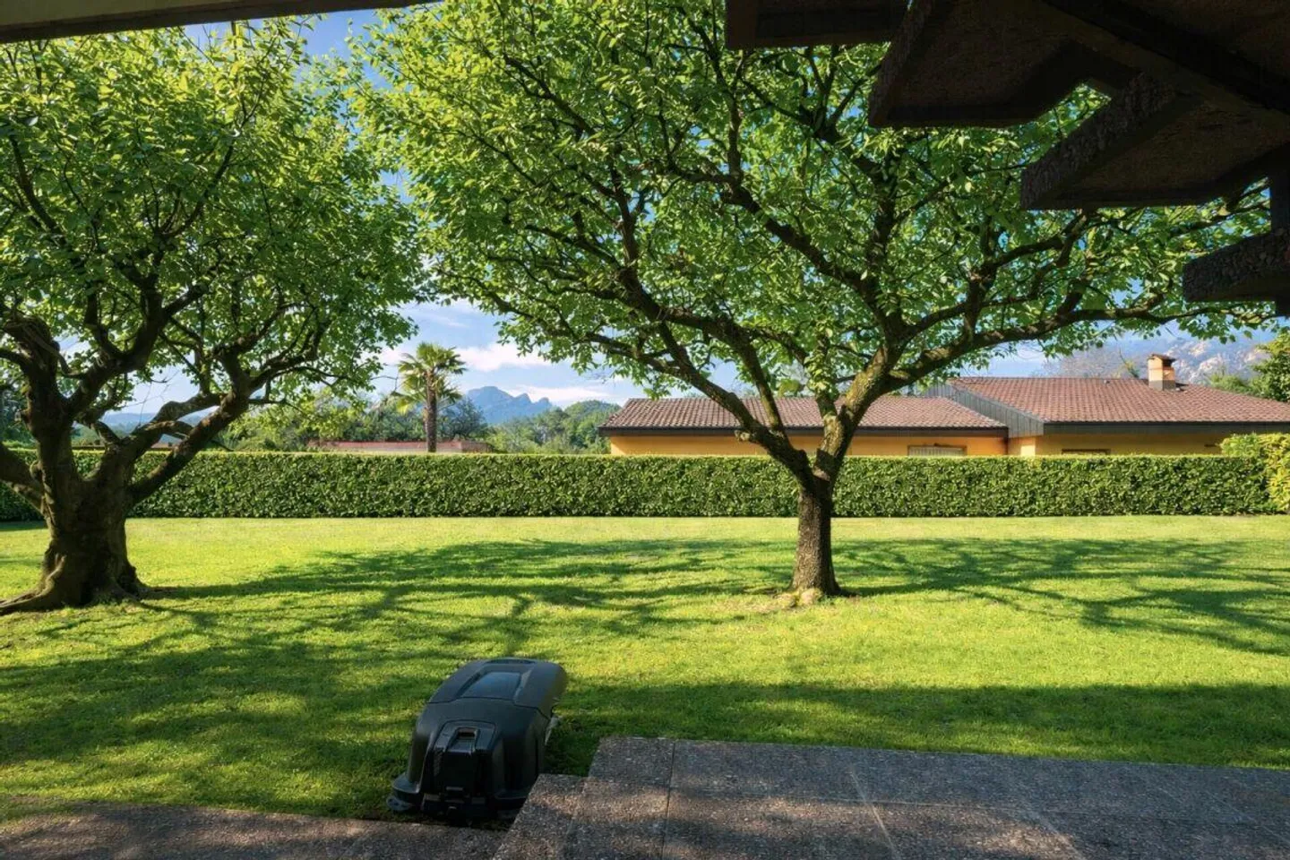 Belle villa avec grand jardin à Villa Foresta - Photo 2 sur 18