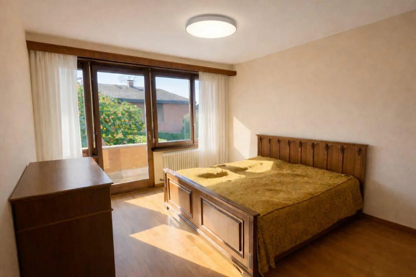 Belle villa avec grand jardin à Villa Foresta - Photo 8 sur 18