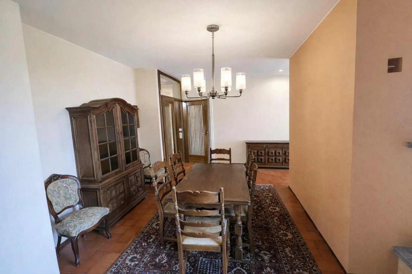 Belle villa avec grand jardin à Villa Foresta - Photo 6 sur 18