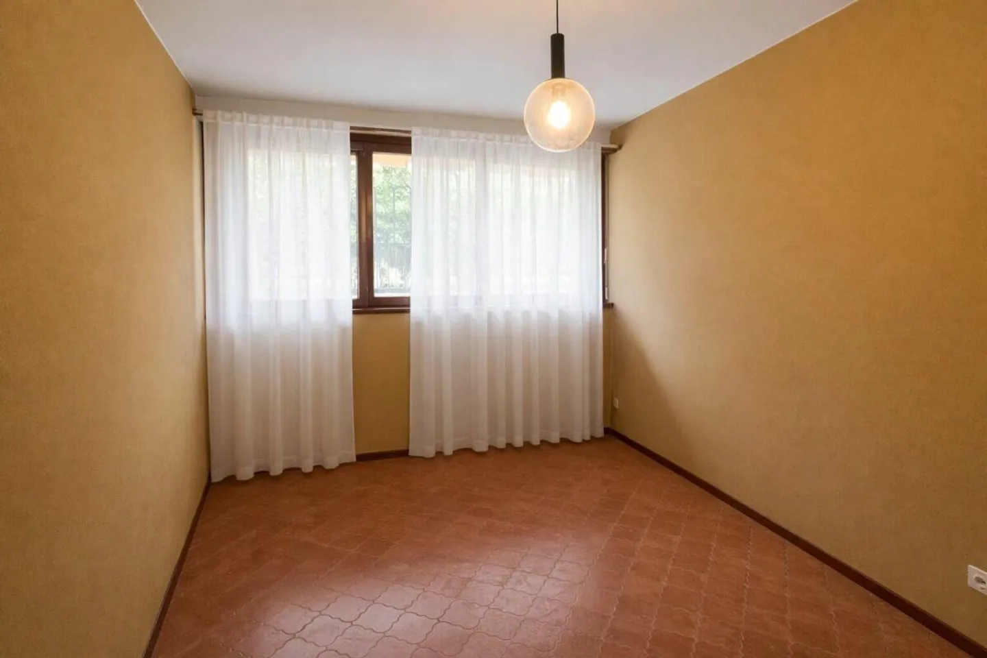 Belle villa avec grand jardin à Villa Foresta - Photo 11 sur 18