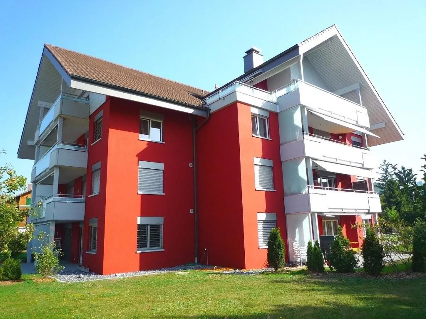 Aussenparkplatz ab sofort Verfügbar - Töpferweg 3A Steffisburg - Foto 2 von 2