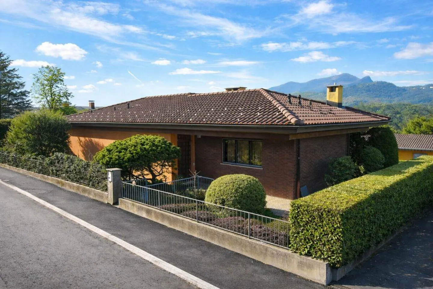 Belle villa avec grand jardin à Villa Foresta - Photo 17 sur 18