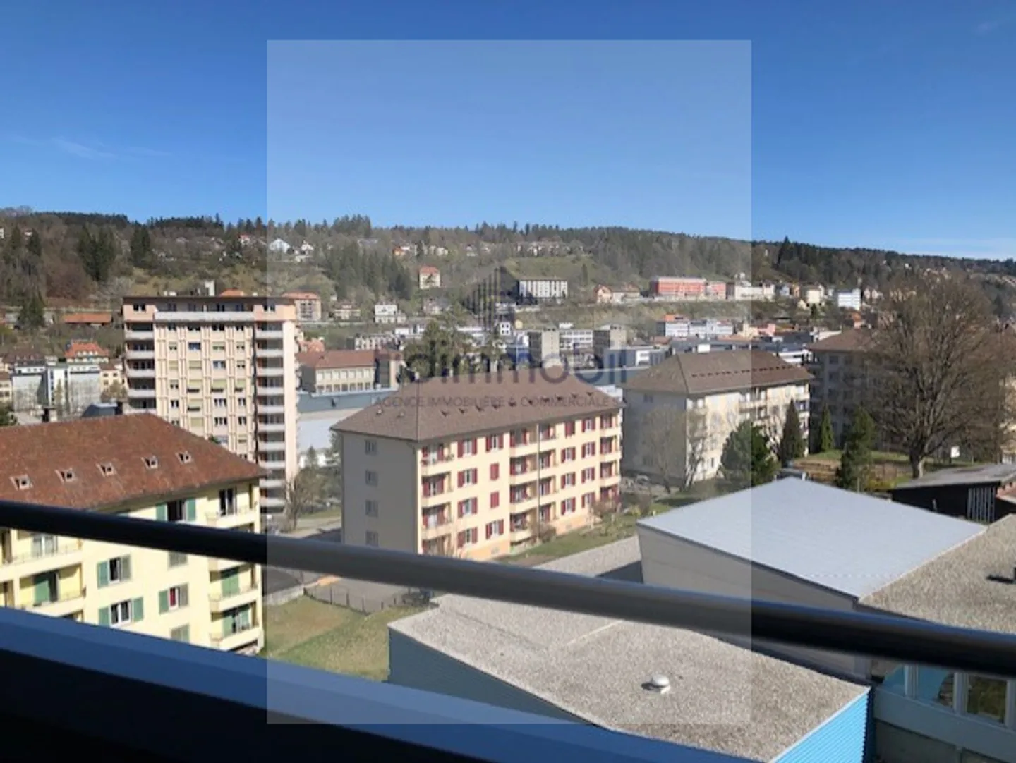 Appartement rénové de 4 pièces - Photo 1 sur 1