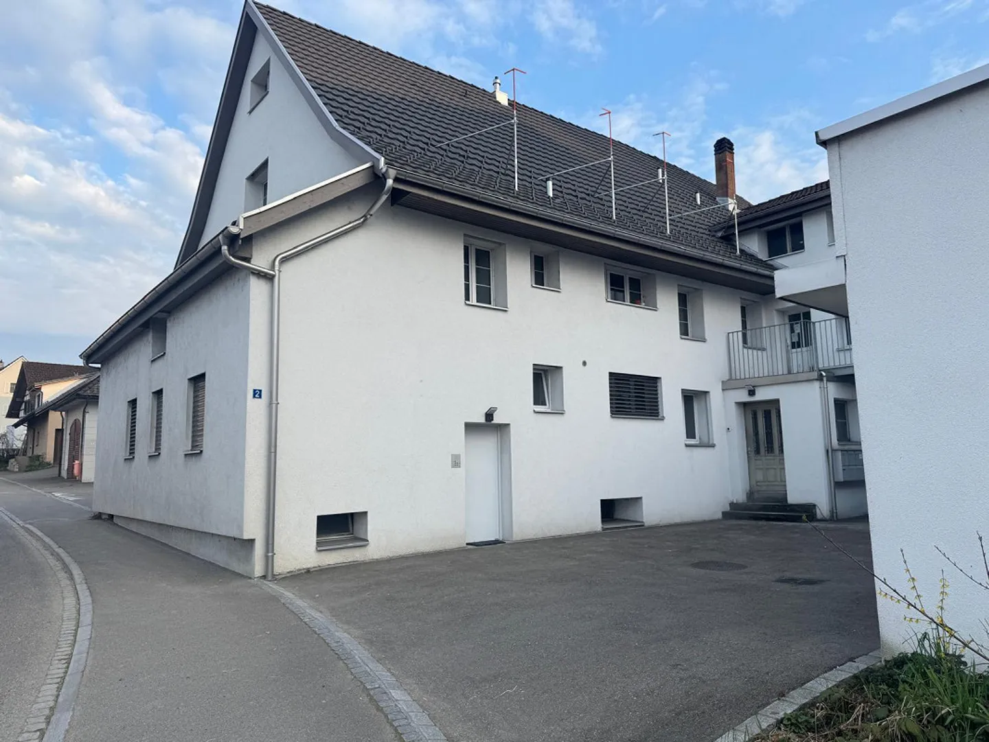 Modern 3.5-room apartment in Rothenhausen - Photo 1 of 15