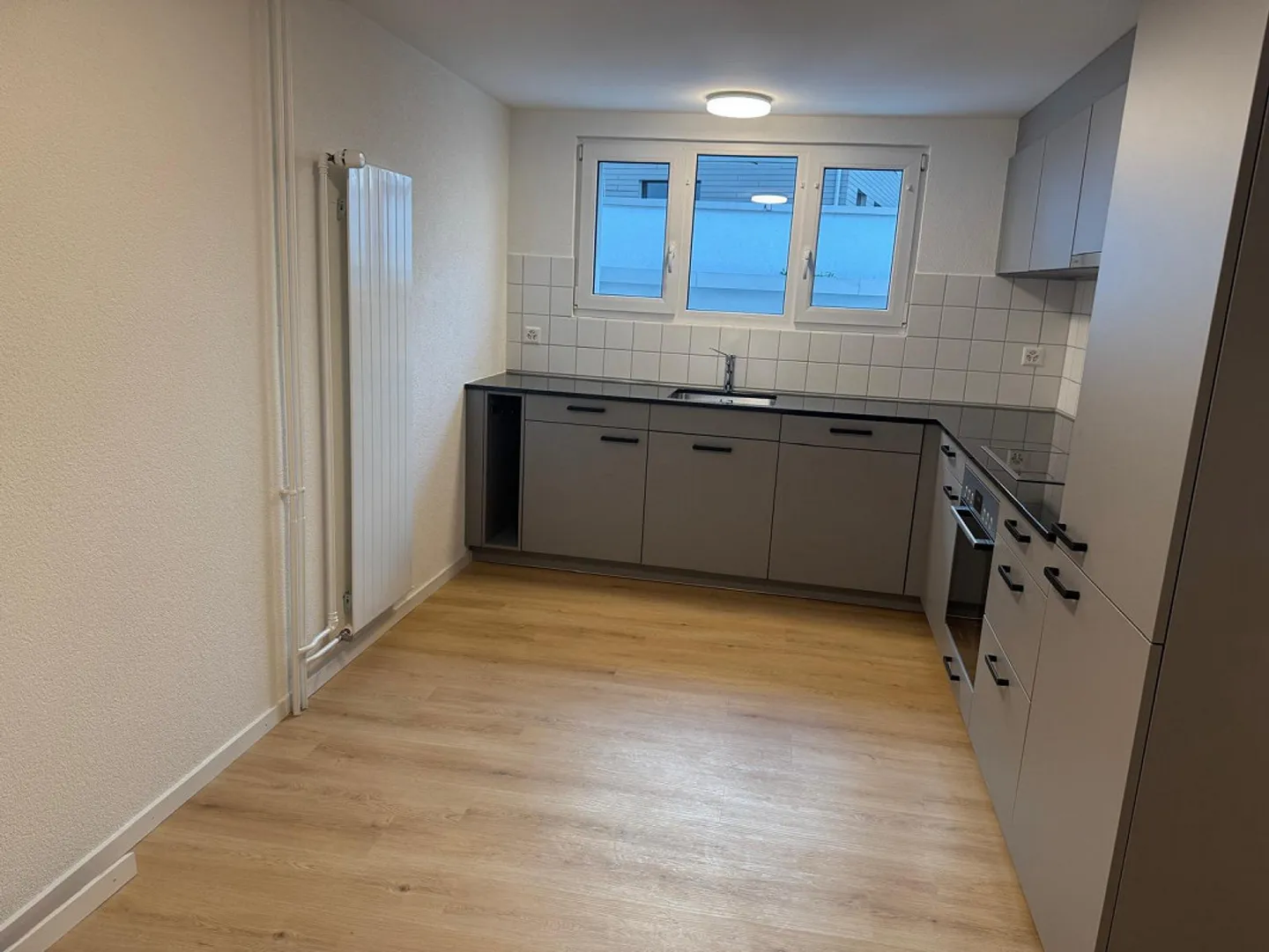 Modern 3.5-room apartment in Rothenhausen - Photo 3 of 15