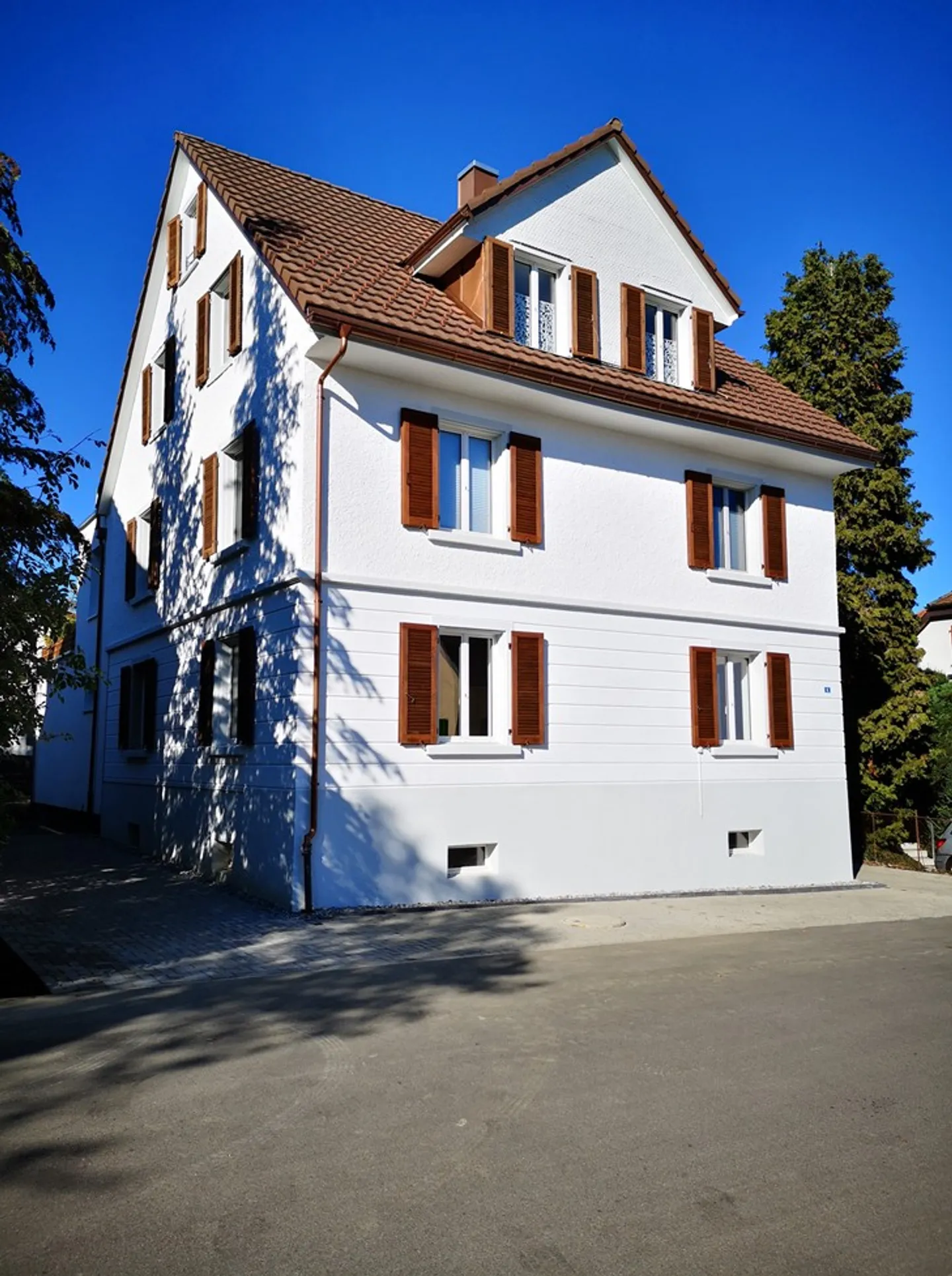 Unique: Renovated old building maisonette apartment with large terrace. - Photo 18 of 21