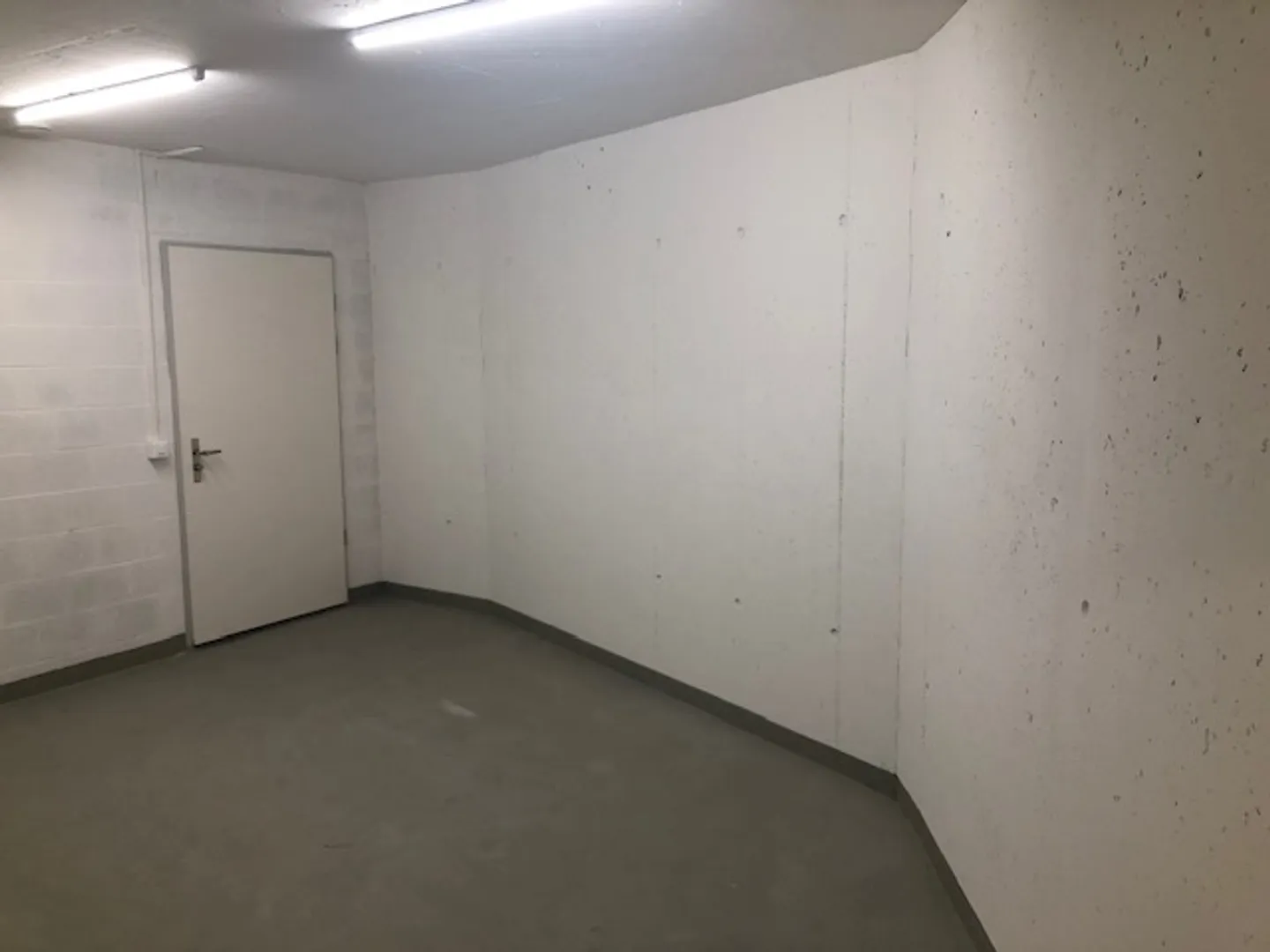 Versatile Rental Space in Lindenpark - Photo 3 of 5