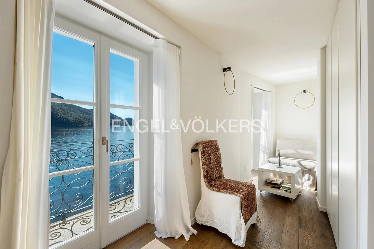 Rifugio invitante sul Lago di Lugano: eleganza e serenità a Morcote - Foto 8 di 14