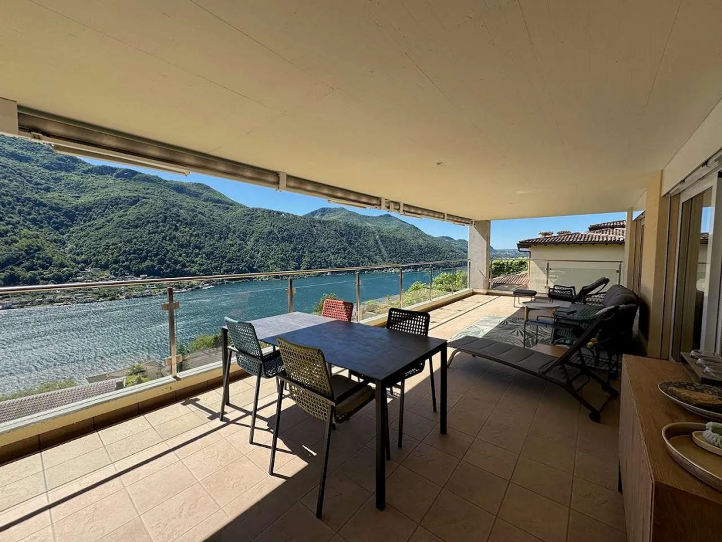 Penthouse avec grande terrasse et vue sur le lac - Photo 5 sur 13