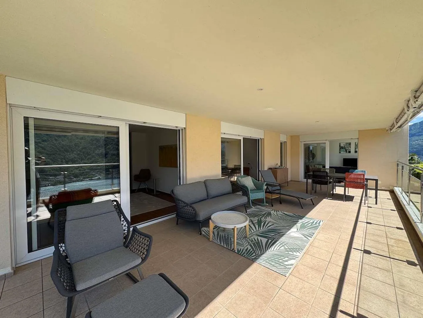 Penthouse avec grande terrasse et vue sur le lac - Photo 6 sur 13